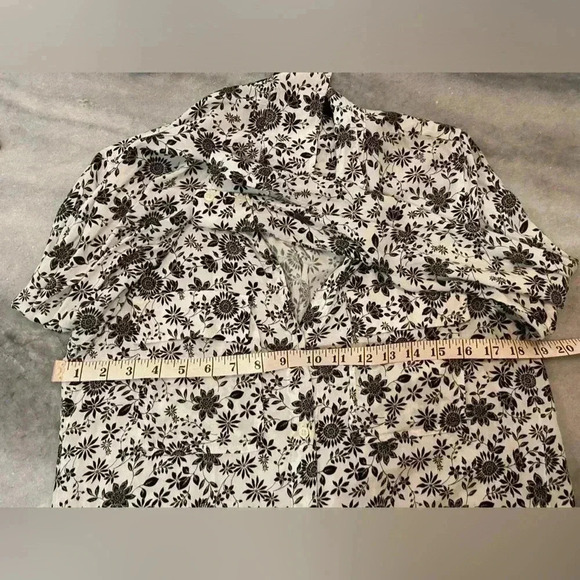 Gap Soft Boyfriend Fit Back White Floral Collared Button Down Pockets Size S - Picture 10 of 12